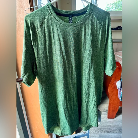 Lululemon Drysense Training Short Sleeve Shirt in Black / Faded Zap - Picture 5 of 12